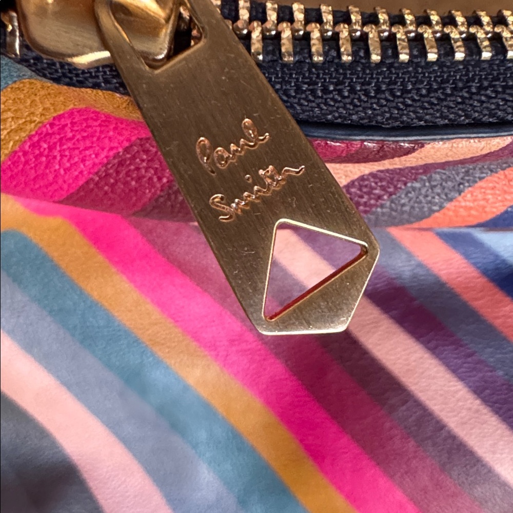 Next to new phenomenal Paul Smith bag. Bought in London. Rarely used. - Picture 5 of 7